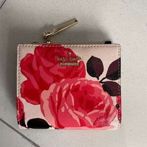 NEW Kate Spade Bifold Floral Wallet